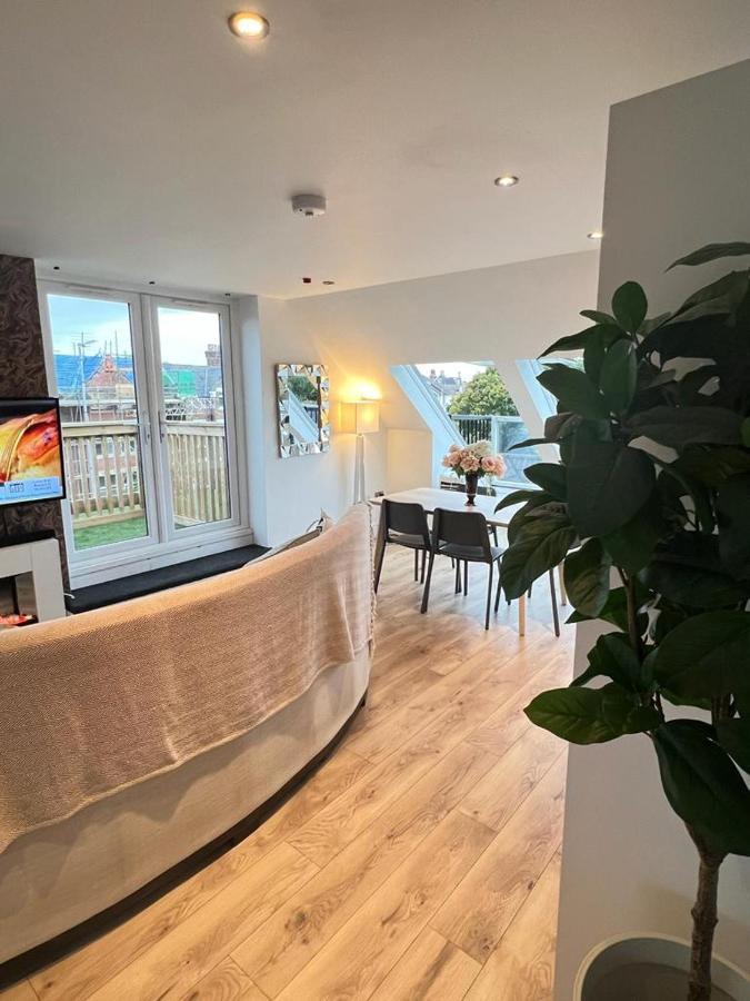 Stunning Luminous Penthouse/ 2Beds 2Baths Lägenhet Bournemouth Exteriör bild